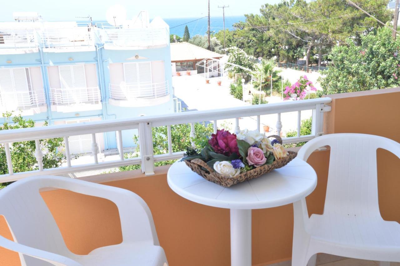 Sunny Rooms Hersonissos  Bagian luar foto
